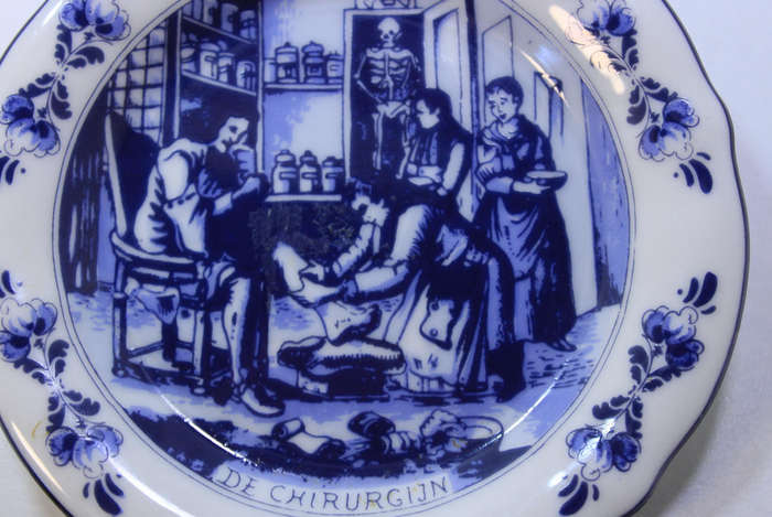 Vintage Oude Molen Delft "De Chirurgijn" Small Decorative Plate.