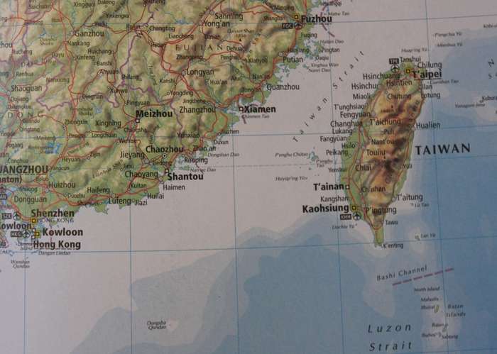 Readers Digest World Atlas Large Atlas (Fold Out Maps) First Edition 2004