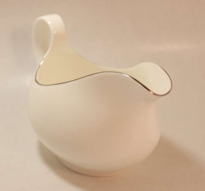 Royal Doulton "Carousel" H4975 Fine Bone China Gravy Boat