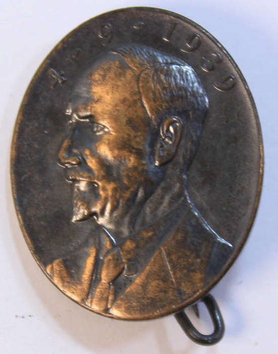 Vintage 4 Sept 1939 Jan Smuts Lapel Badge