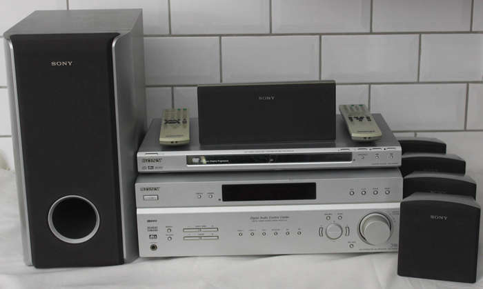 Sony HT-DDW670 Digital Audio Control Cenrtre 5.1 Speaker Surround Sound and DVD Player