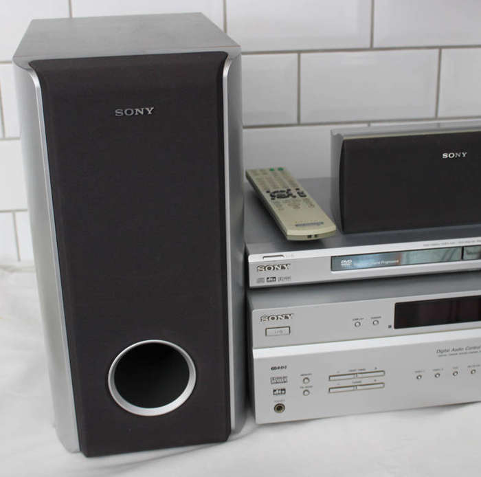 Sony HT-DDW670 Digital Audio Control Cenrtre 5.1 Speaker Surround Sound and DVD Player