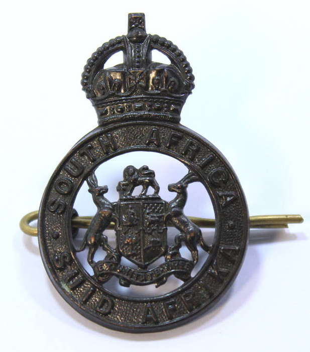 1940's WW2 South Africa Air Force Kings Crown Darkened Bronze Cap Badge SA Union Coat of Arms
