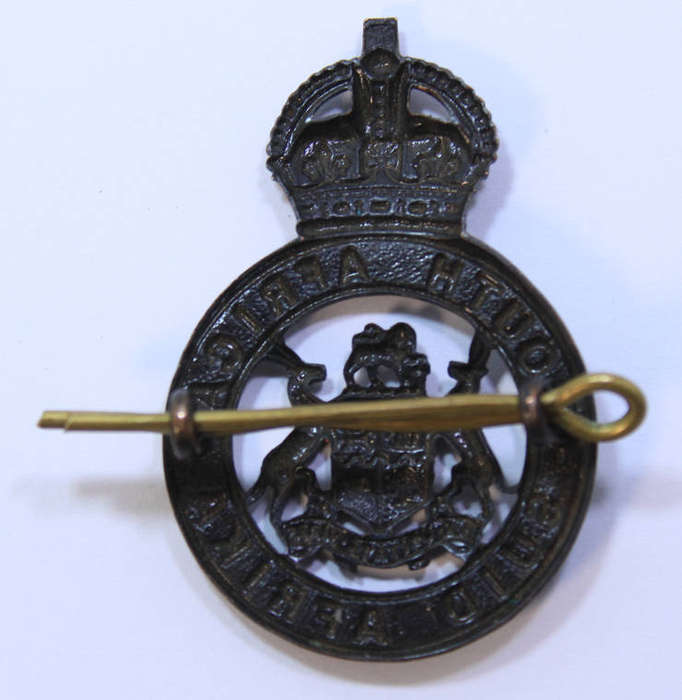 1940's WW2 South Africa Air Force Kings Crown Darkened Bronze Cap Badge SA Union Coat of Arms