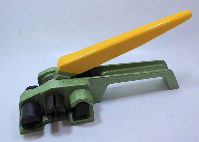 Heavy Duty Poly Box and Pallet Strapping Ratchet Tensioner & Cutter