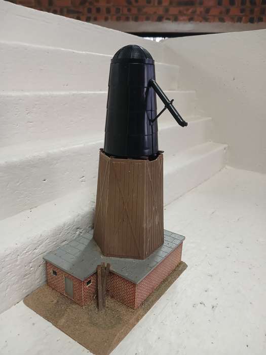 HO SCALE - VOLLMER - WATER TOWER BUILDING