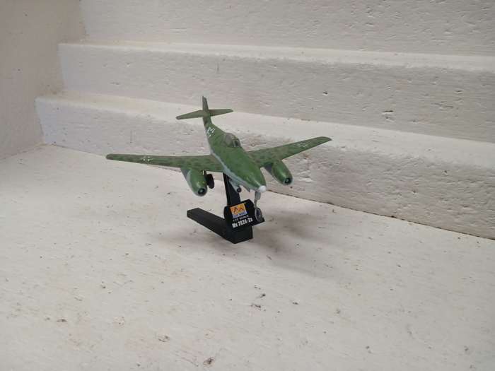 1:72 SCALE - EASY MODEL - MESSERSCHMITT ME262 A-2A MILITARY PLANE