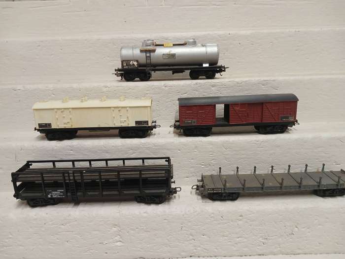 HO SCALE - JOUEFF - X5 VARIOUS GOODS WAGONS