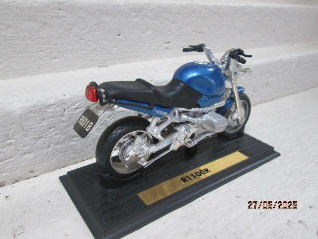 DIE CAST - R11OOR MOTORBIKE
