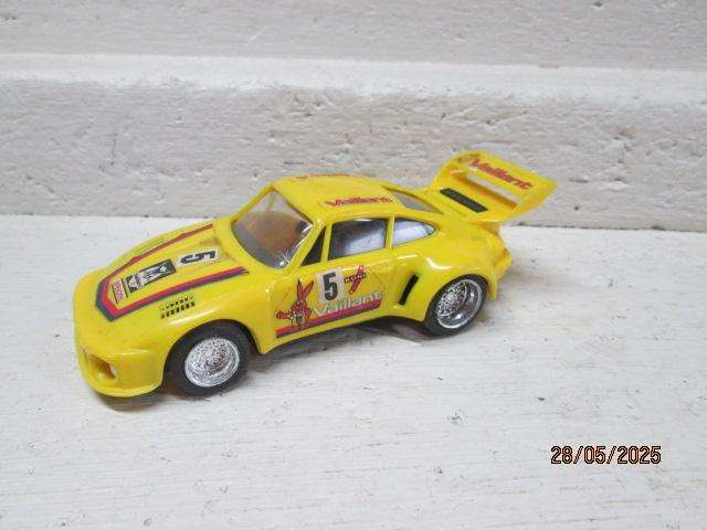 YELLOW PORSCHE - VAILLANT