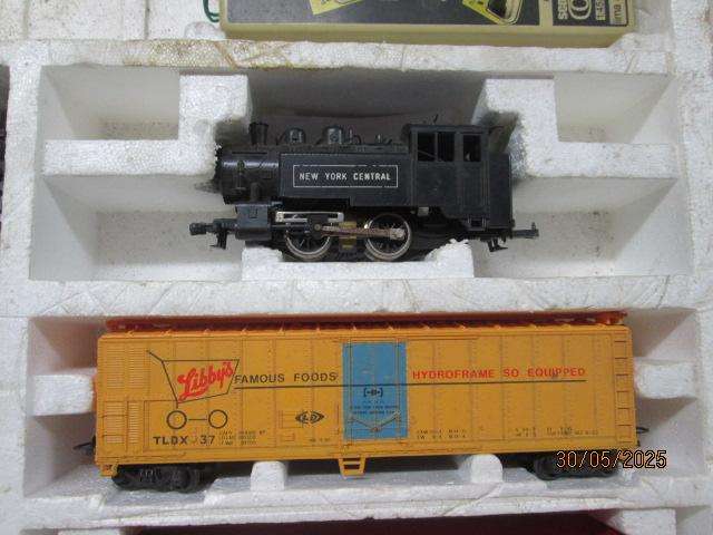 HO SCALE - LIMA - NEW YORK CENTRAL SET - BOXED