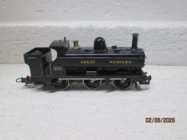 OO SCALE - HORNBY - 0-6-0 GREAT WESTERN STEAM LOCOMOTIVE