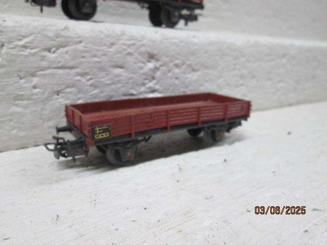 HO SCALE - MARKLIN - VARIOUS GOODS WAGONS - X3