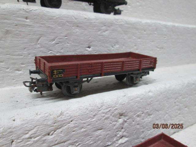 HO SCALE - MARKLIN - VARIOUS GOODS WAGONS - X3