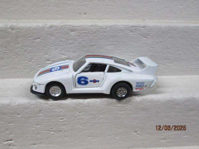 DIE CAST - PORCHE MARTINI RACING CAR