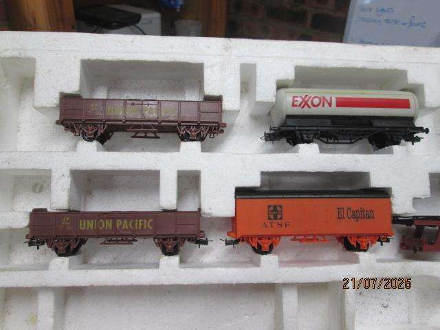 HO SCALE - LIMA - COLORADO LEGEND TRAIN SET - BOXED