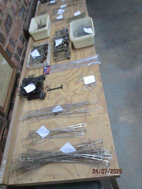 HO SCALE - LARGE AMOUNT OF OVERHEAD AND MAST POLES