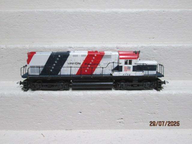 HO SCALE - LIMA - UNION PACIFIC - DIESEL LOCOMOTIVE (SPIRIT OF AMERICA)