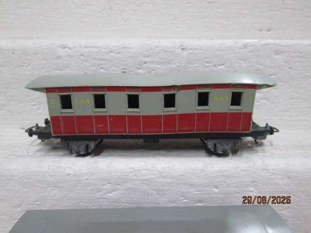 HO SCALE - LIMA - SAR - OLD STYLE 2ND CLASS COACHES
