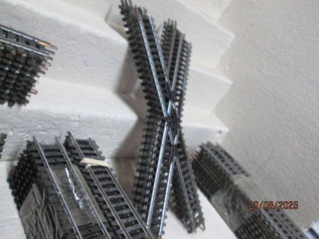 HO / OO SCALE - LARGE AMOUNT OF LIMA TRACK - X209 PIECES