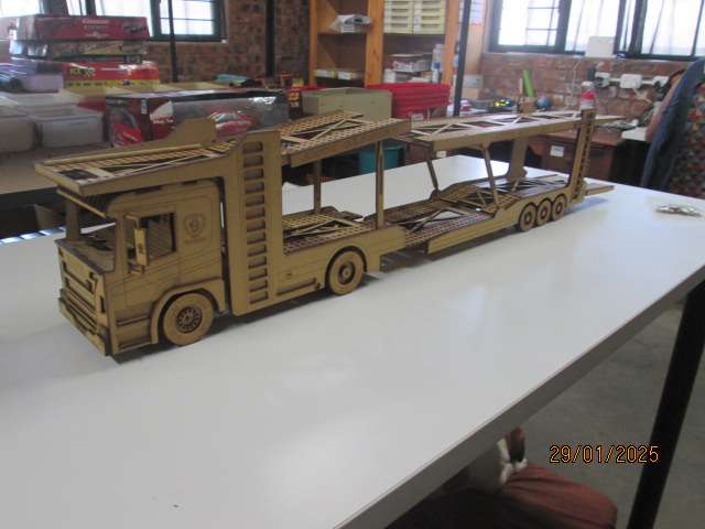 1:18 SCALE - SCANNIA - LAZER CUT CAR CARRIER