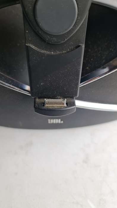 JBL ONBEAT EXTREME - IPOD/IPHONE/IPAD SPEAKER DOCKING SYSTEM WITH BLUETOOTH