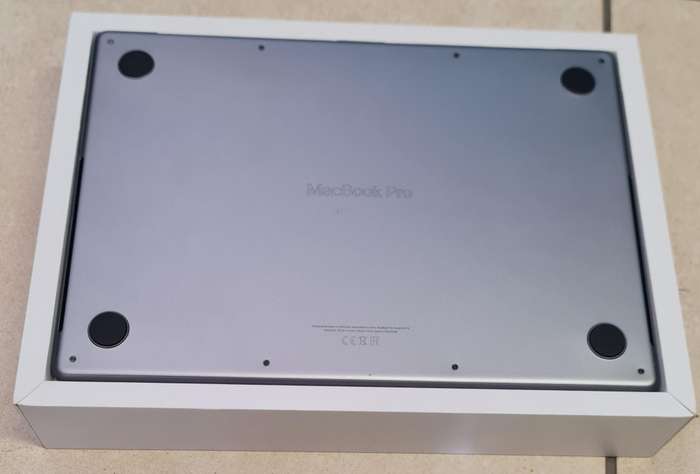 MACBOOK PRO 14 - 2023 MODEL - A2779 - M2 PRO CHIP - 16GB - 512GB - BATTERY CYCLE COUNT 24 - WITH BOX