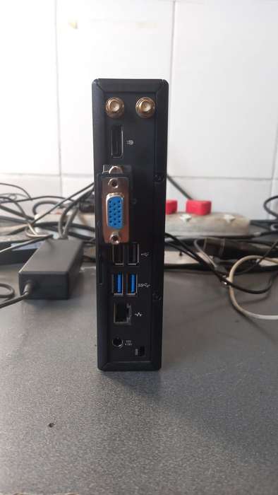 DELL WYSE - AMD GX-415GA SOC WITH RADEON HD GRAPHICS 1.50GHZ - 8GB - 32GB EMMC - WIN 10 INSTATLLED