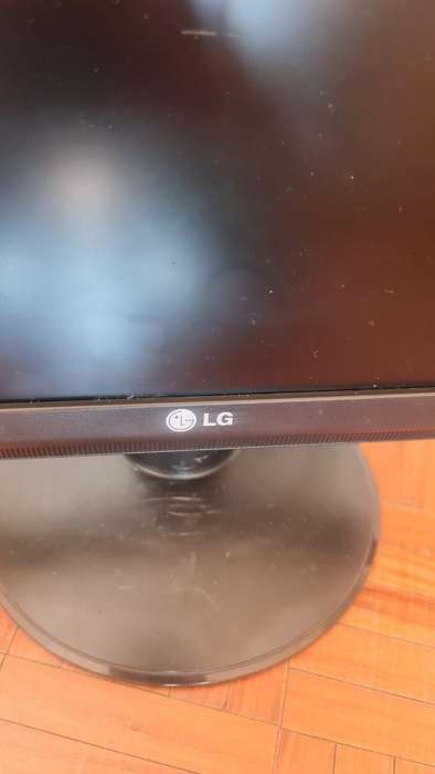 LG SCREEN - 19 INCH - LCD - SCREEN ONLY - GOOD WORKING CONDITION