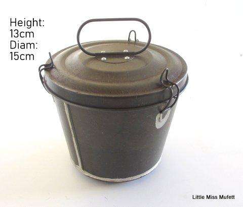 A VINTAGE ALIUMINIUM PUDDING STEAMER