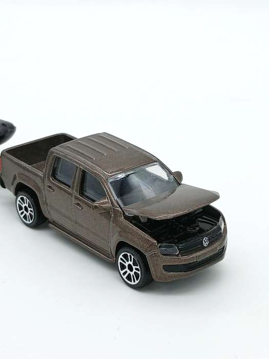 Majorette Volkswagen VW Amarok with boat and trailer
