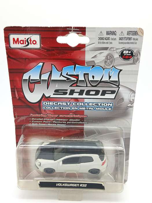 Maisto Volkswagen VW Golk R32 Custom Shop White/Black