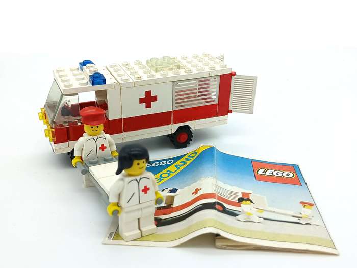 Vintage Lego Set Ambulance No.6680 (1981)