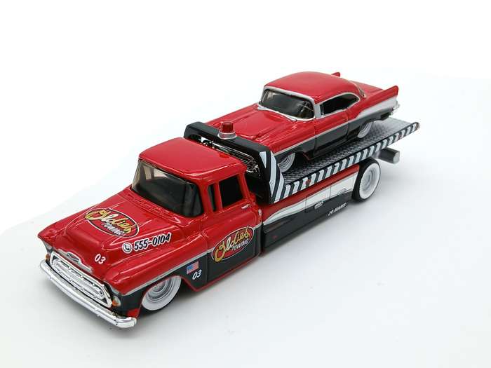 Maisto Elite Transport '57 Chev Tow Flatbed and '57 Chevy Bel Air
