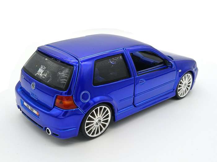 Maisto Volkswagen VW Golf Mk4 R32 1/24 Blue Custom Shop Cruz Tuner - Rare