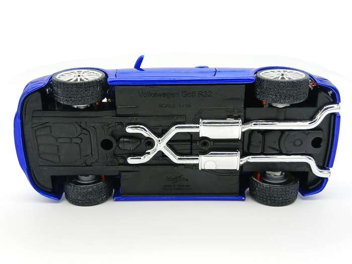 Maisto Volkswagen VW Golf Mk4 R32 1/24 Blue Custom Shop Cruz Tuner - Rare