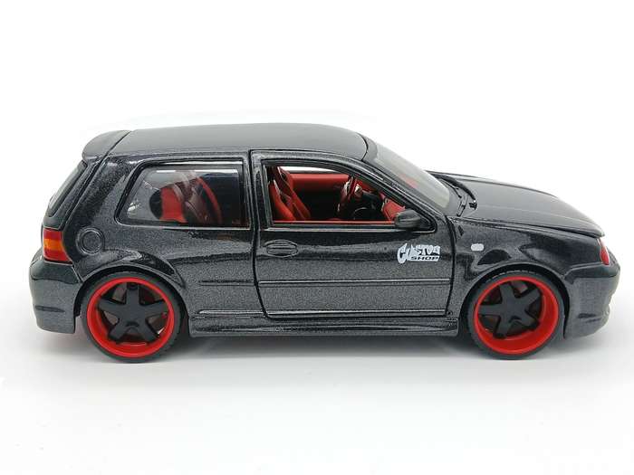 Maisto Volkswagen VW Golf Mk4 R32 1/24 Black Custom Shop - Rare