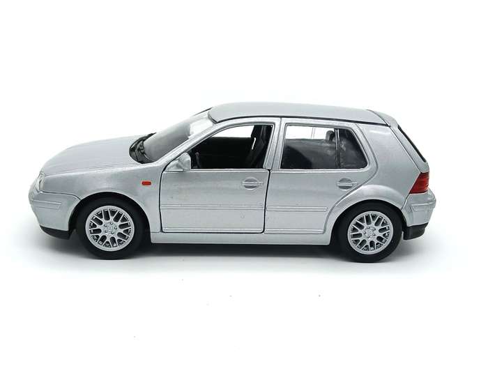Welly Volkswagen VW Golf MK4 GTi 1/24