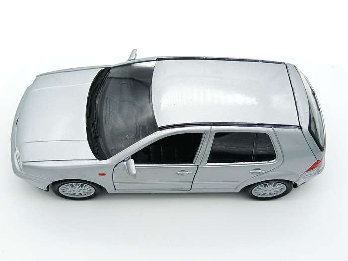 Welly Volkswagen VW Golf MK4 GTi 1/24