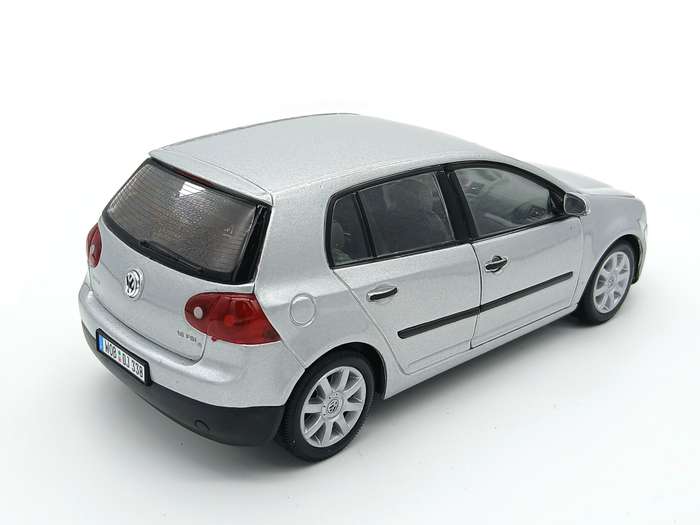 Welly Volkswagen VW Golf MK 1.6FSi 1/24