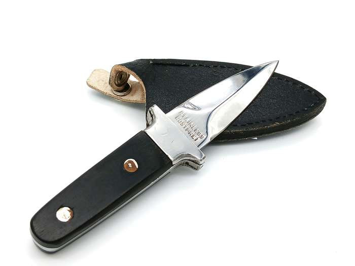 Boot knife fixed double edged blade