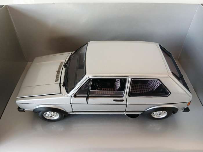 Sun Star Volkswagen VW Golf GTI Mk1 1/18