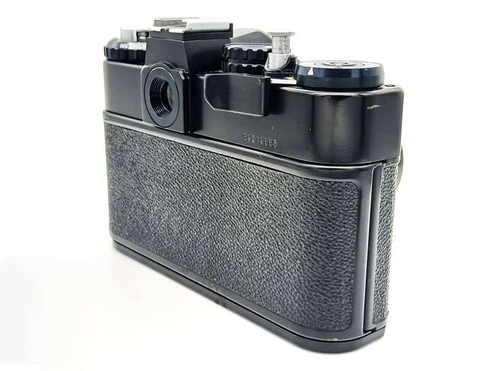 Vintage Zenit 35mm SLR Camera with Helios 44M f/2 58mm lens