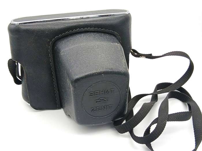 Vintage Zenit 35mm SLR Camera with Helios 44M f/2 58mm lens