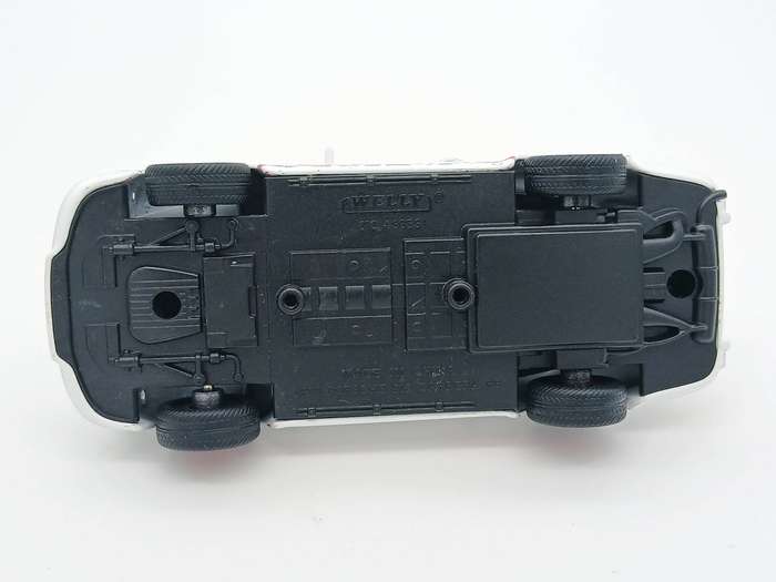 Welly Porsche 911 Carrera RS 1973 Pull Back 1/36
