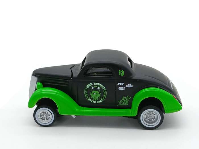 Maisto All Stars 1936 Ford Coupe Gasser Head Hunters Speed Shop 1/64