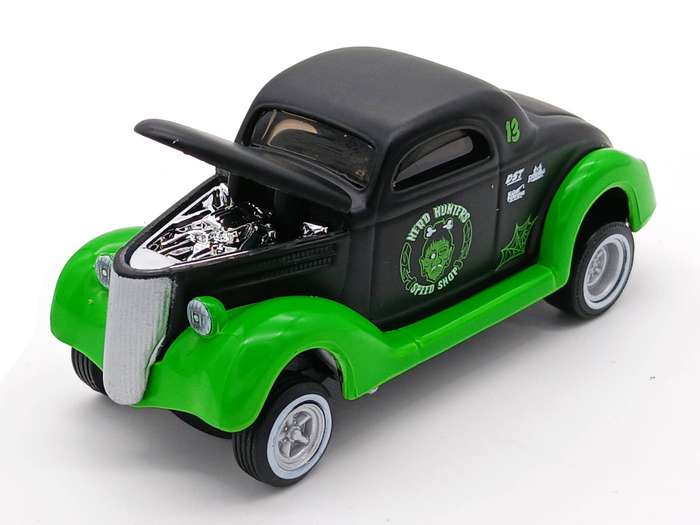 Maisto All Stars 1936 Ford Coupe Gasser Head Hunters Speed Shop 1/64