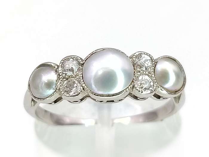 Vintage diamond & pearl platinum ring