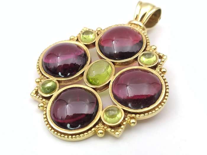 Byzantine style cabochon ruby & peridot pendant (14ct gold)