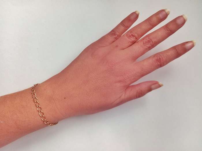 9ct gold curb link chain bracelet